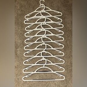 10 pack plastic coat hangers